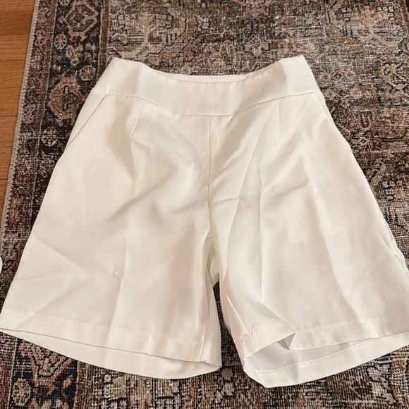 NWOT Nice to Meet You Black Vest&Shorts set in sz small. Avail in black or white - Picture 13 of 15